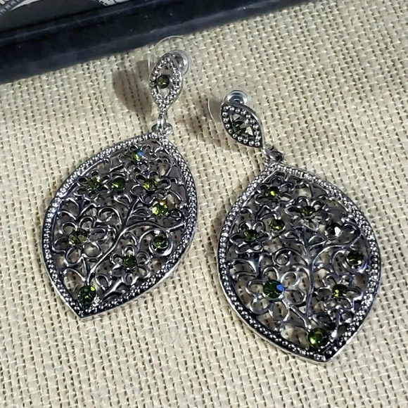 Vintage Marquise Green Rhinestone Silver Filigree Earrings - Picture 7 of 9